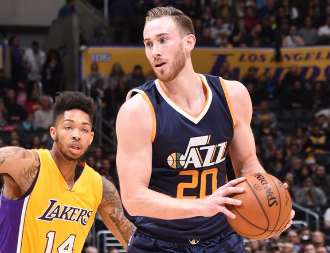 朱辰杰等球 朱辰杰等球