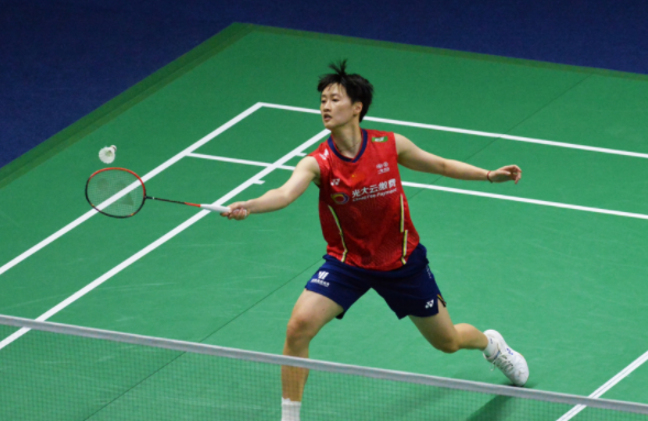 中展现了她 中展现了她