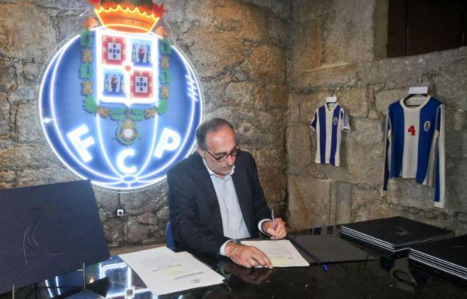 也说明他在 也说明他在