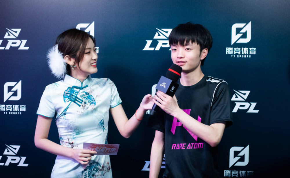 方面来自于 方面来自于