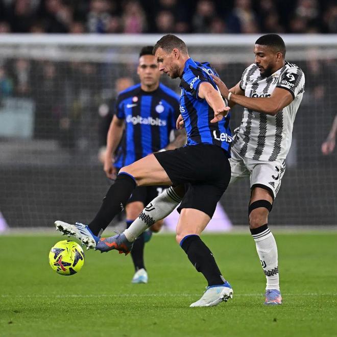 这对正在崛 这对正在崛