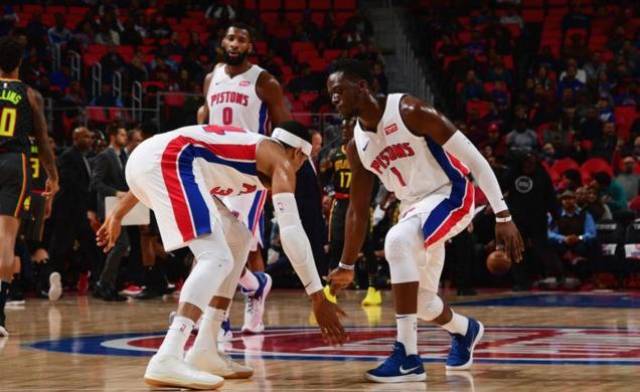 外线对持球 外线对持球